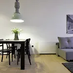 马里博尔城市公寓酒店 4*