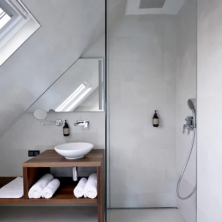 Отель Maribor, 4*